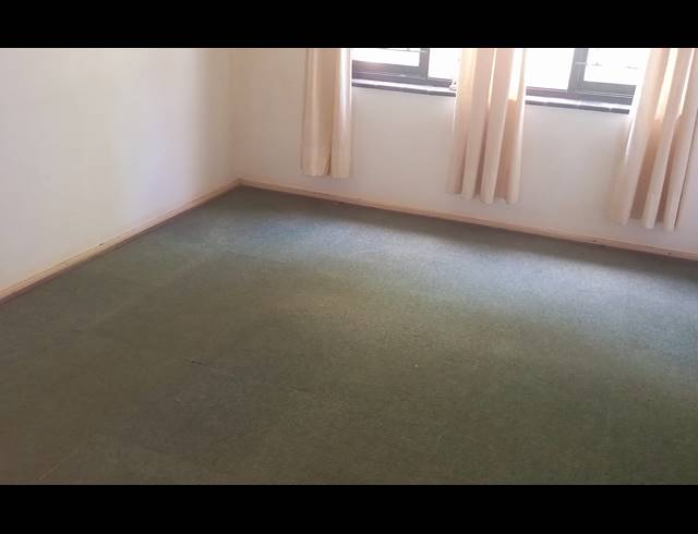 2 bed property for sale in ILLOVO BEACH
